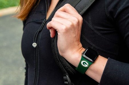 بسته ترکیبی سیلیکونی Game Time Green Bay Packers سازگار با Apple Watch و Apple AirPods (38/40/41mm)